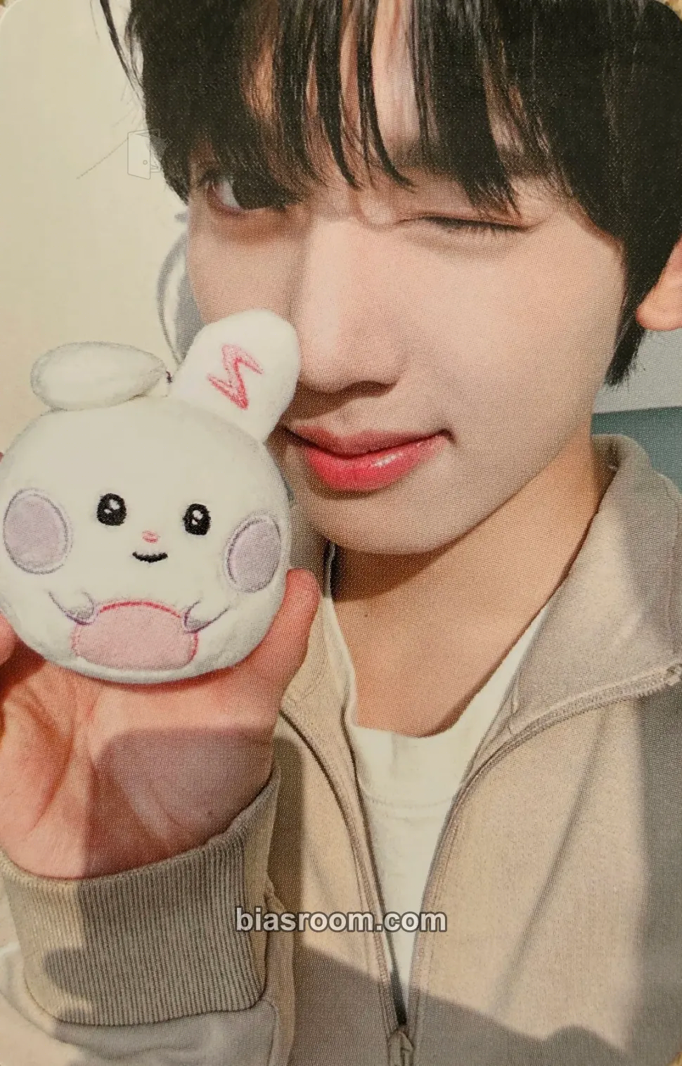 Yujin ZB1 x LINE FRIENDS Photocard - ZEROBASEONE - ZEROBASEONE K-pop photocard