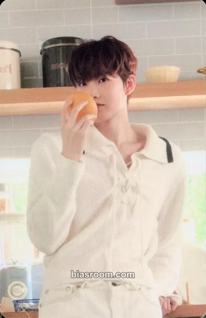 Junkyu 4th Anniversary : THE PARTY 4 U Photocard - TREASURE - TREASURE K-pop photocard