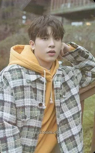 So Junghwan 2022 Welcoming Collection Photocard - TREASURE - TREASURE K-pop photocard