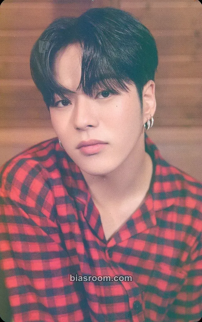 Yoon Jaehyuk 2022 Welcoming Collection Photocard - TREASURE - TREASURE K-pop photocard