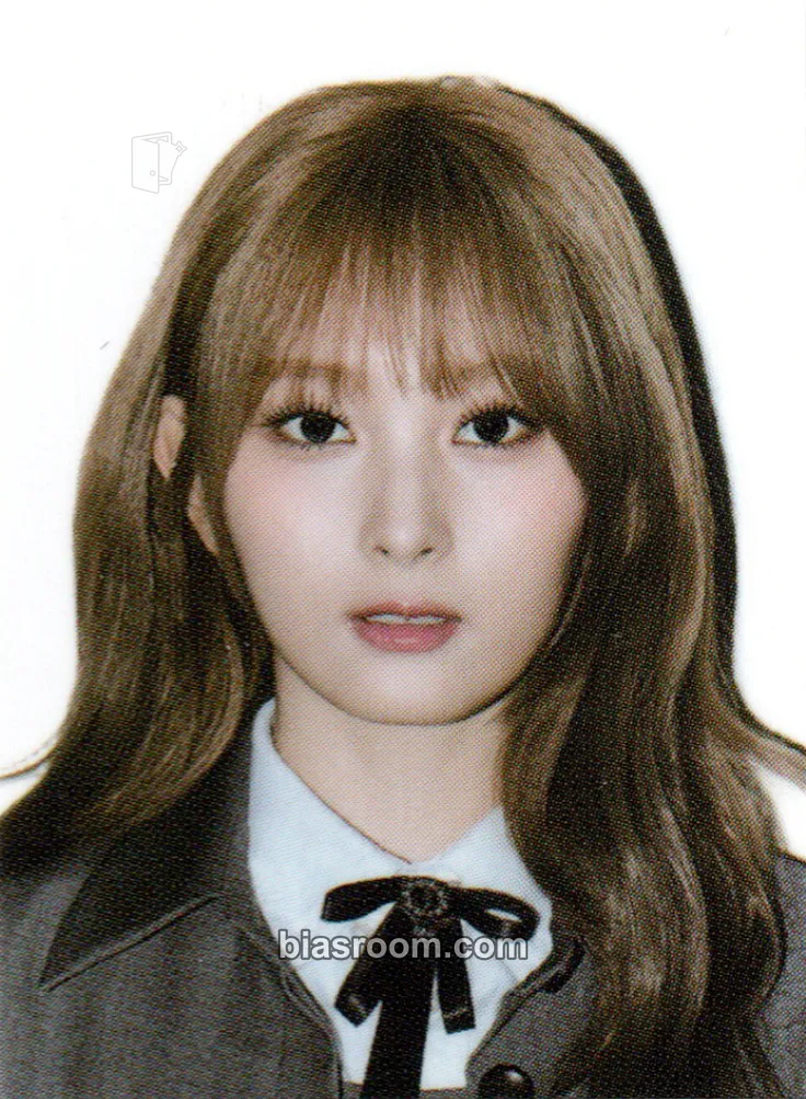Chowon ICHILLIN' 2025 Season's Greetings - Office (Poca Album) Photocard - ICHILLIN’ - ICHILLIN’ K-pop photocard