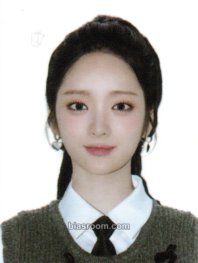 ICHILLIN’ - E.JI - ICHILLIN' 2025 Season's Greetings - Office (Poca Album) Other id photo id card season's greetings poca album