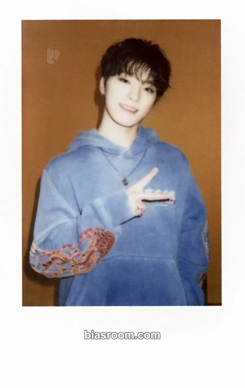 Dino The Name; 17 Photobook Photocard - SEVENTEEN - SEVENTEEN K-pop photocard