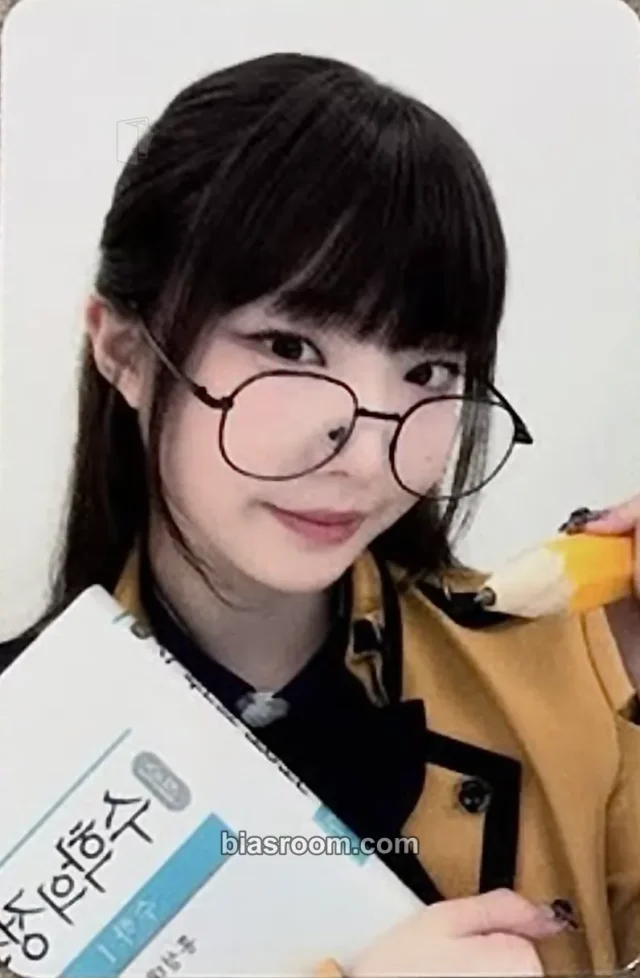 Yeojin - YeoJin - Yeojin! Let's Go to School! Event hellolive round 10 photocard set merch photocard