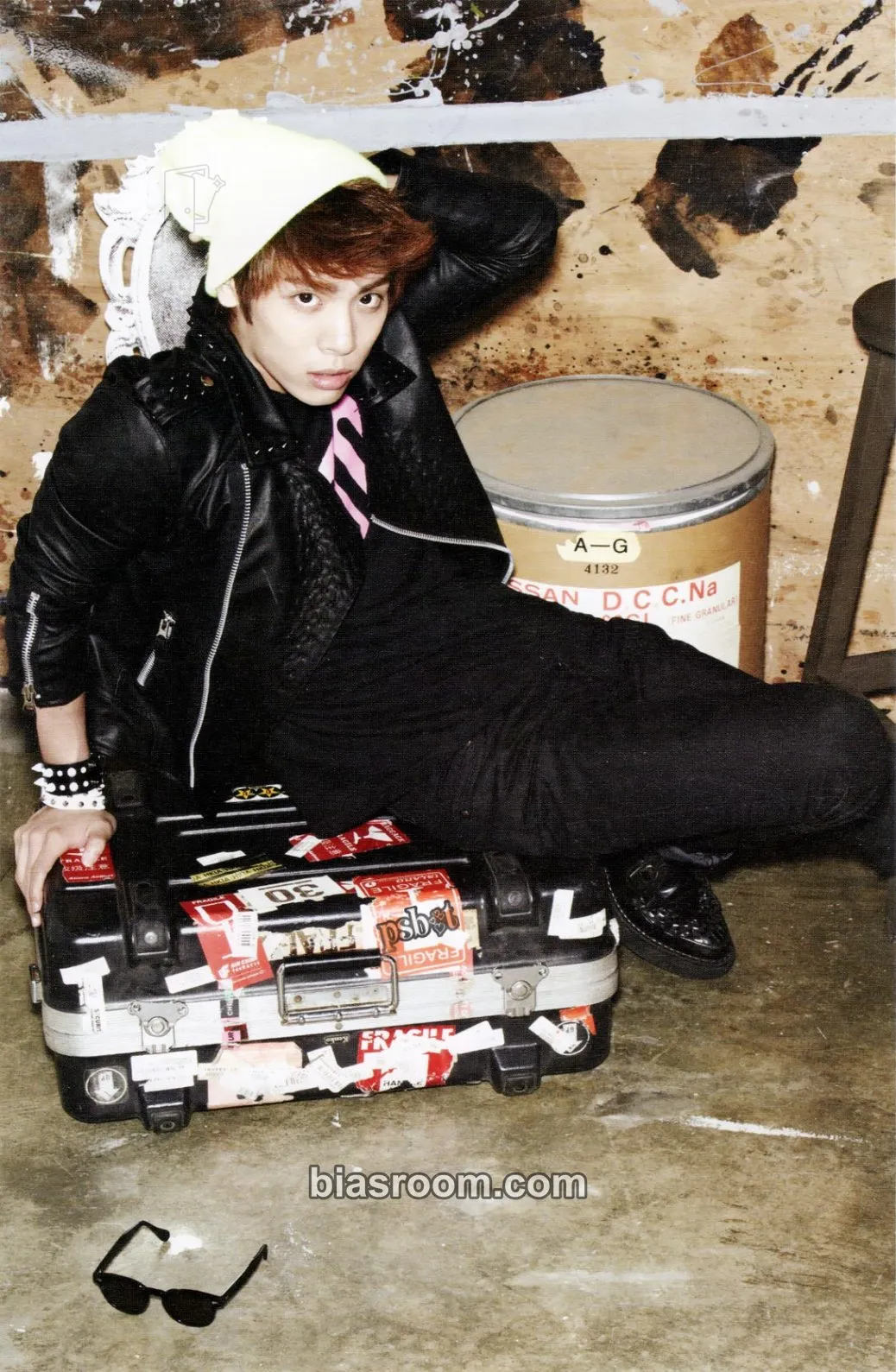 Jonghyun SMTOWN OFFICIAL MD Photocard - SHINee - SHINee K-pop photocard