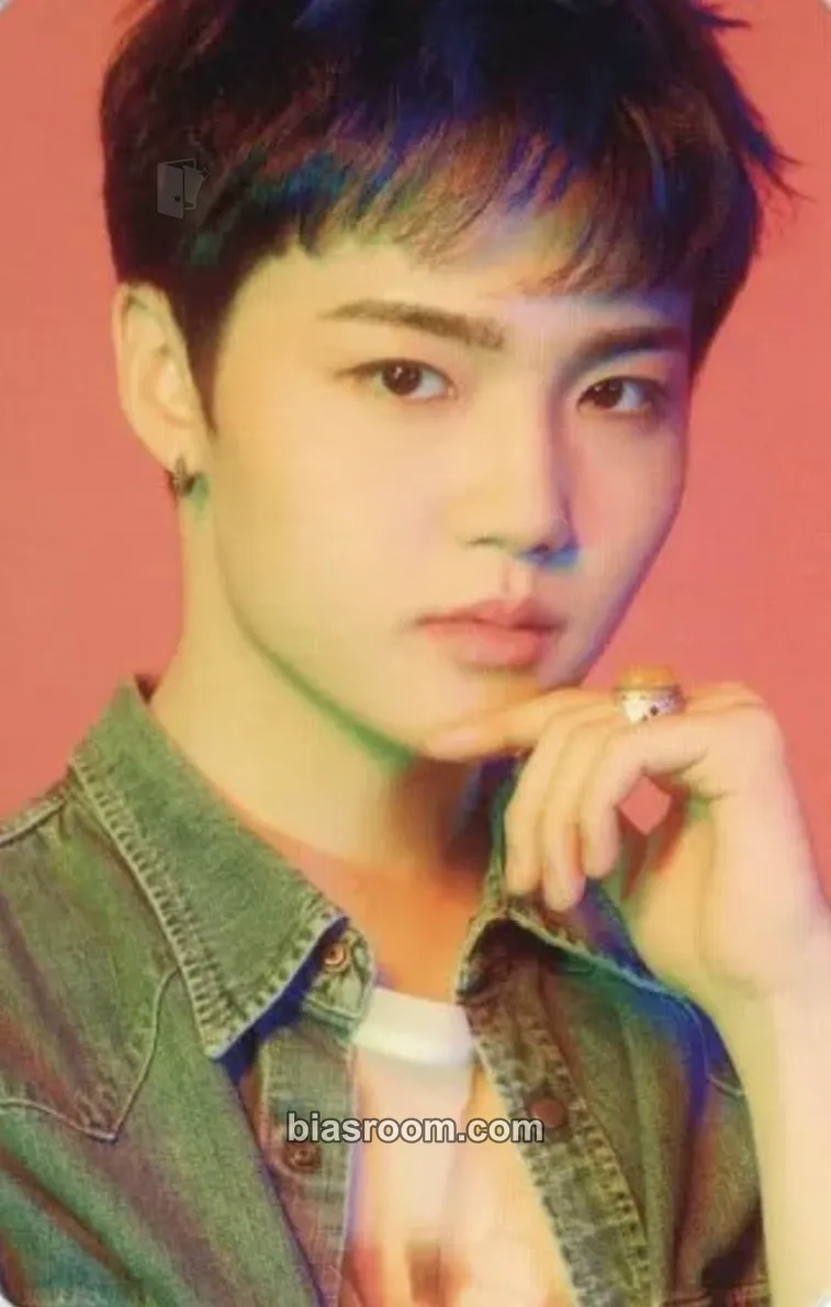 Doyoung THE SECOND STEP : CHAPTER TWO (Japanese Version) Photocard - TREASURE - TREASURE K-pop photocard