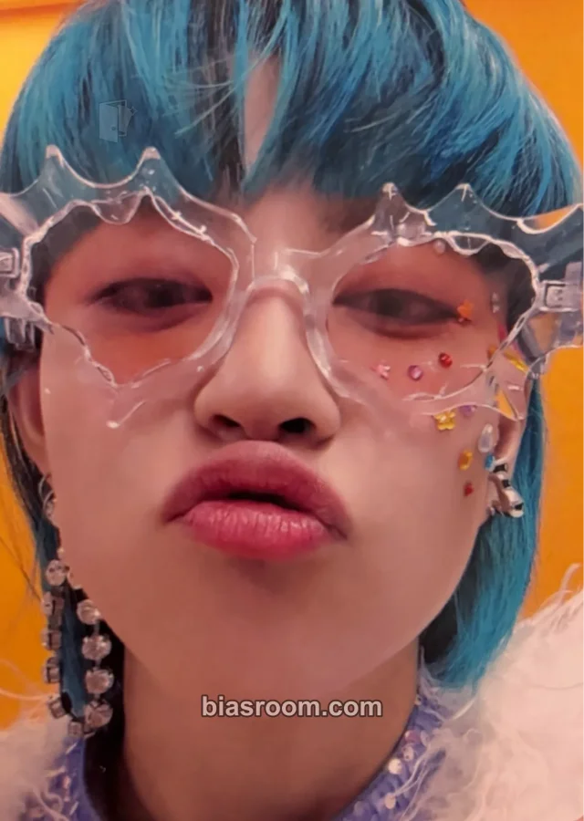 GWSN - Miya - MIYA's First Solo Event '38+62 (MIYA and MUNI) Event merch photocard non-standard size