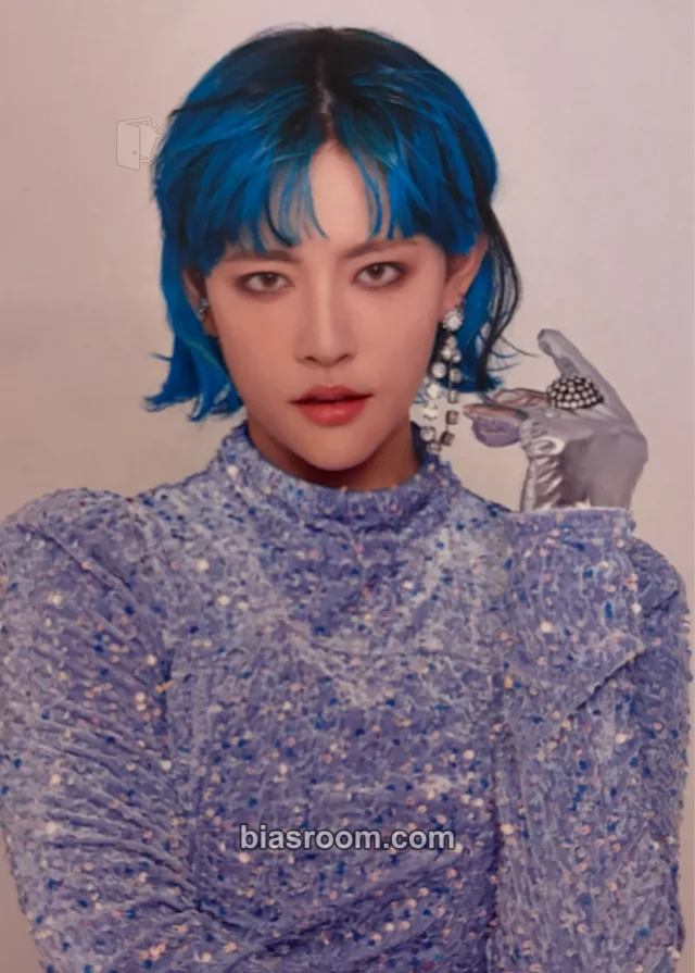 GWSN - Miya - MIYA's First Solo Event '38+62 (MIYA and MUNI) Event merch photocard non-standard size