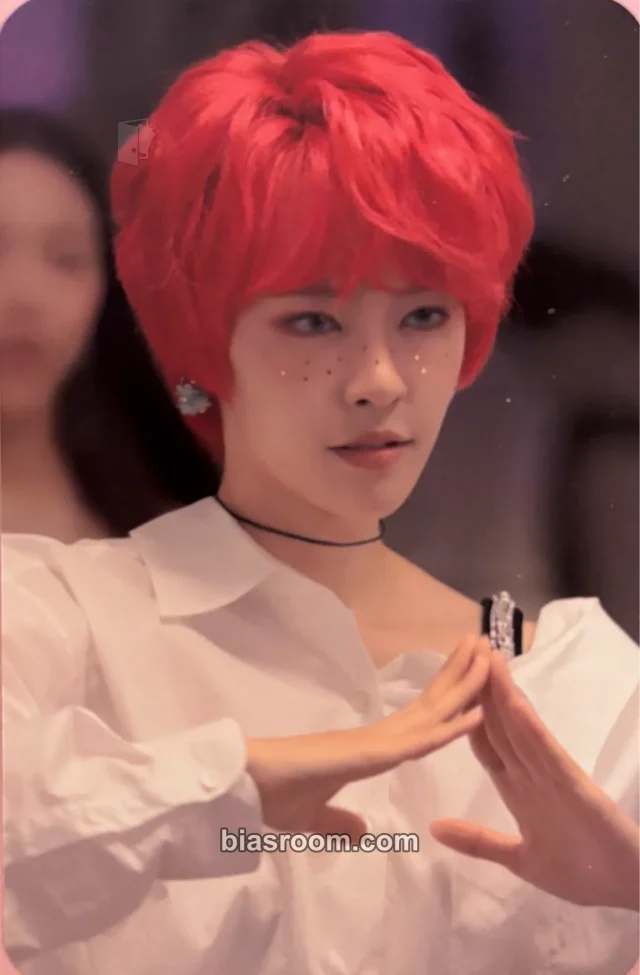 GWSN - Miya - 1st Anniversary: First Artist Book Other merch photocard photobook non-selfie