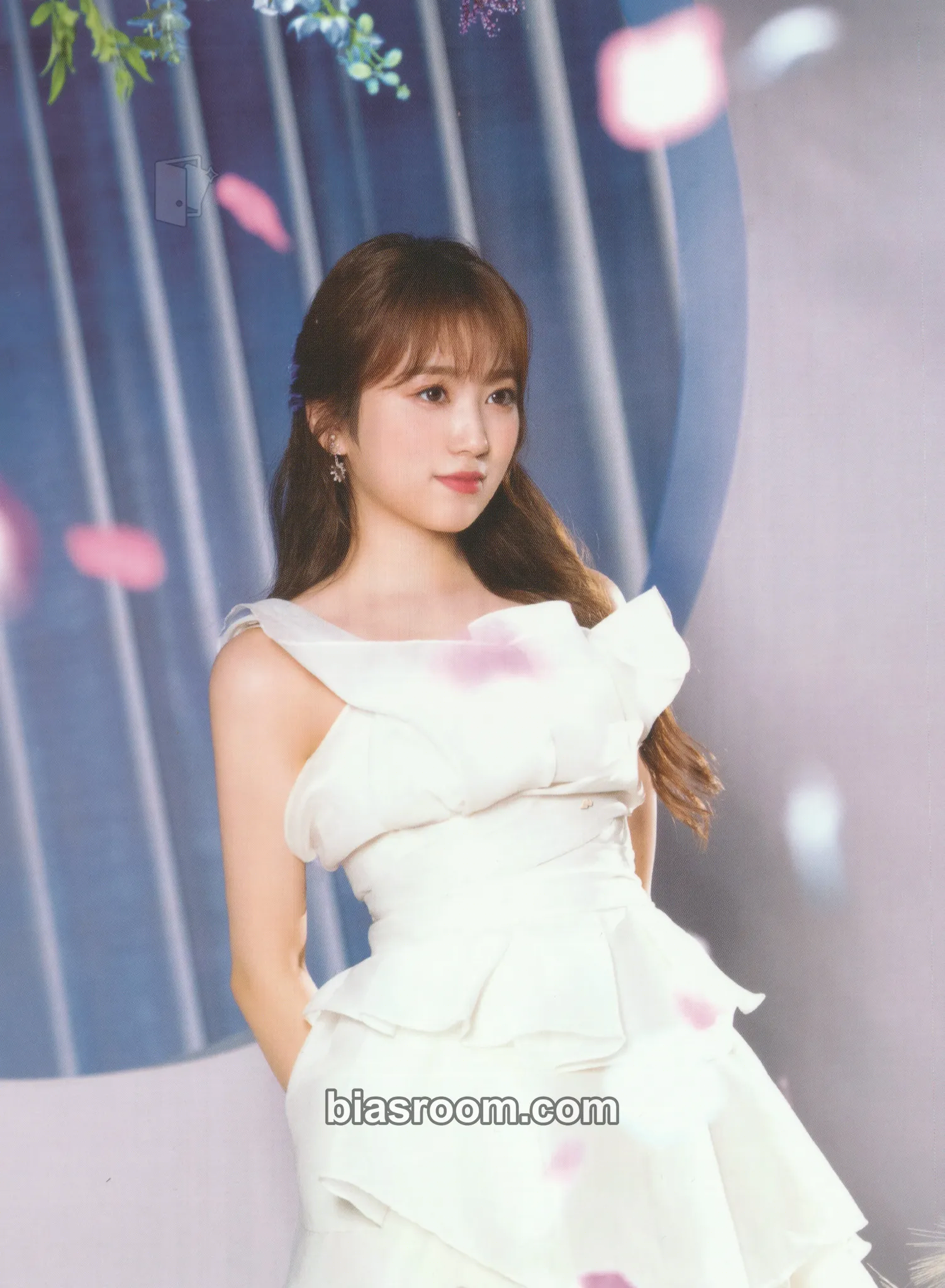 Nako ONEIRIC THEATER - BLU-RAY Version Photocard - IZ*ONE - IZ*ONE K-pop photocard