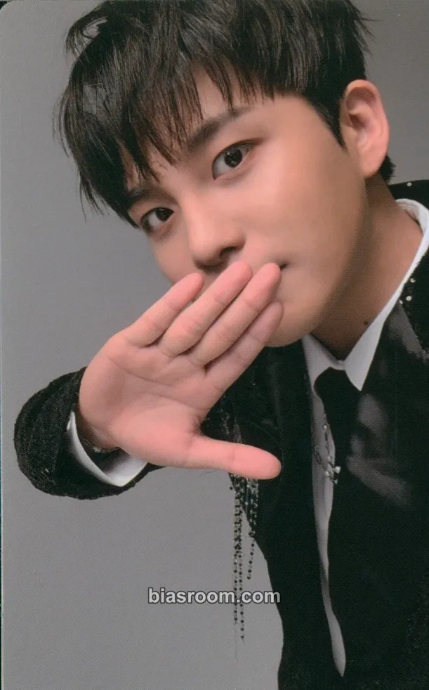 Jongho THE WORLD EP.PARADIGM Photocard - ATEEZ - ATEEZ K-pop photocard