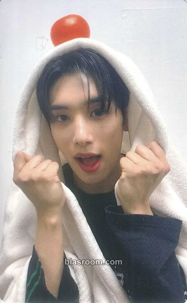 Kunho Smoke Point Photocard - ALL(H)OURS - ALL(H)OURS K-pop photocard