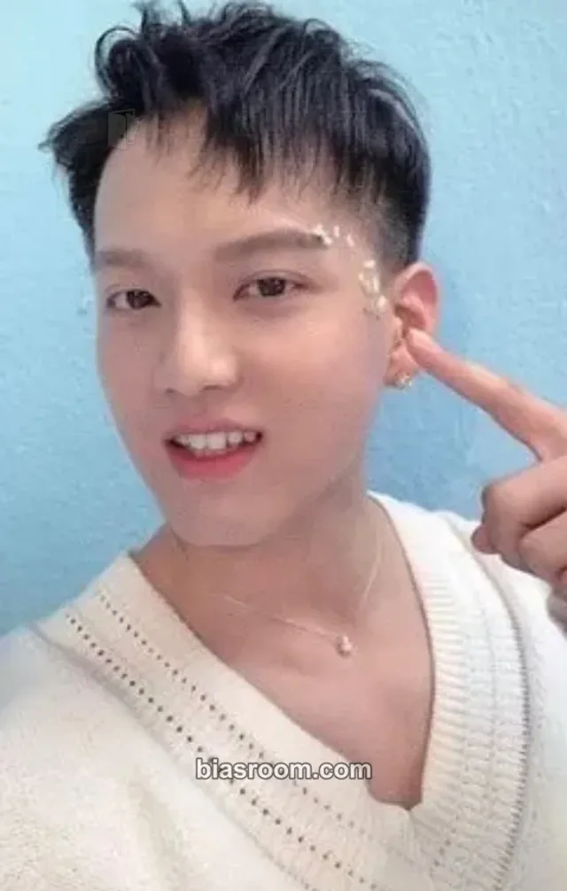 BTOB - Peniel - Be Together Album blue version