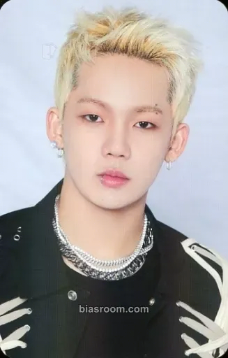 Choi Hyunsuk THE SECOND STEP : CHAPTER ONE (Japanese Version) Photocard - TREASURE - TREASURE K-pop photocard
