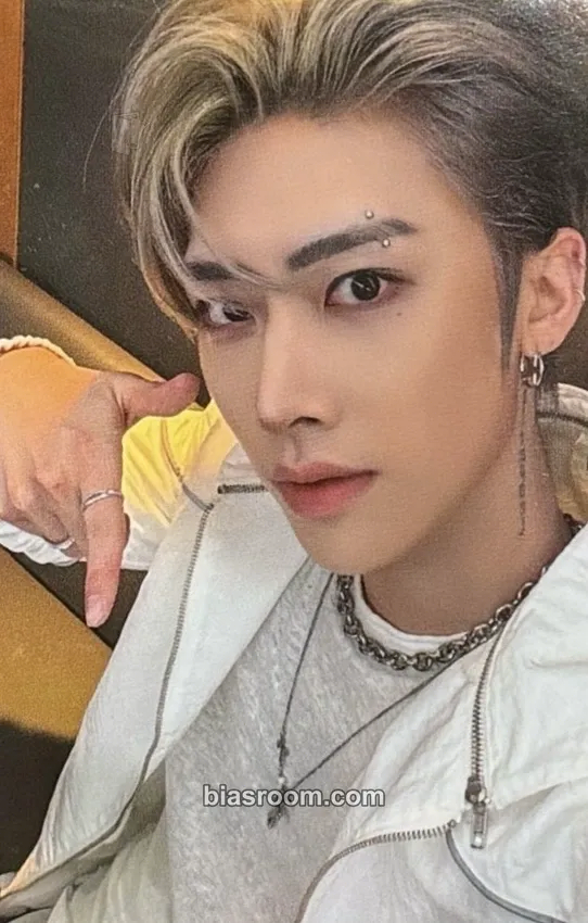 Ricky ‘Sequence 01: Curiosity’ Pop-up Store Photocard - AND2BLE - AND2BLE K-pop photocard