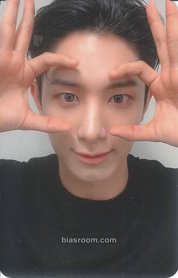 Kunho Smoke Point Photocard - ALL(H)OURS - ALL(H)OURS K-pop photocard