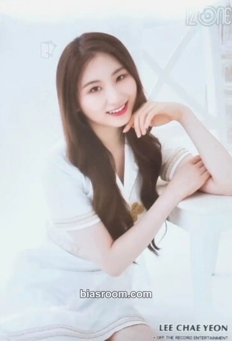 Lee Chaeyeon EYES ON ME Photocard - IZ*ONE - IZ*ONE K-pop photocard