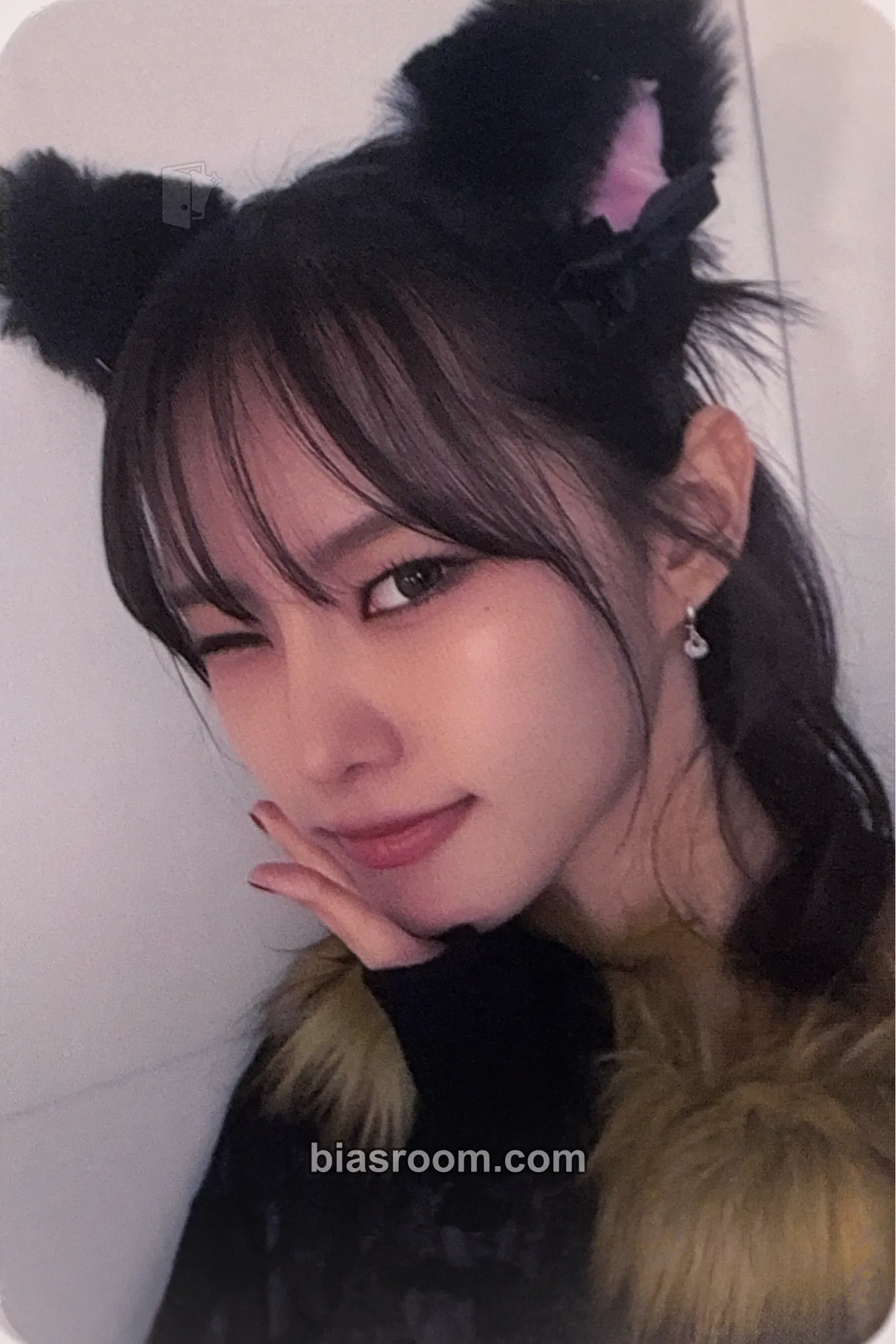 Monday FACE MYSELF Photocard - Weeekly - Weeekly K-pop photocard