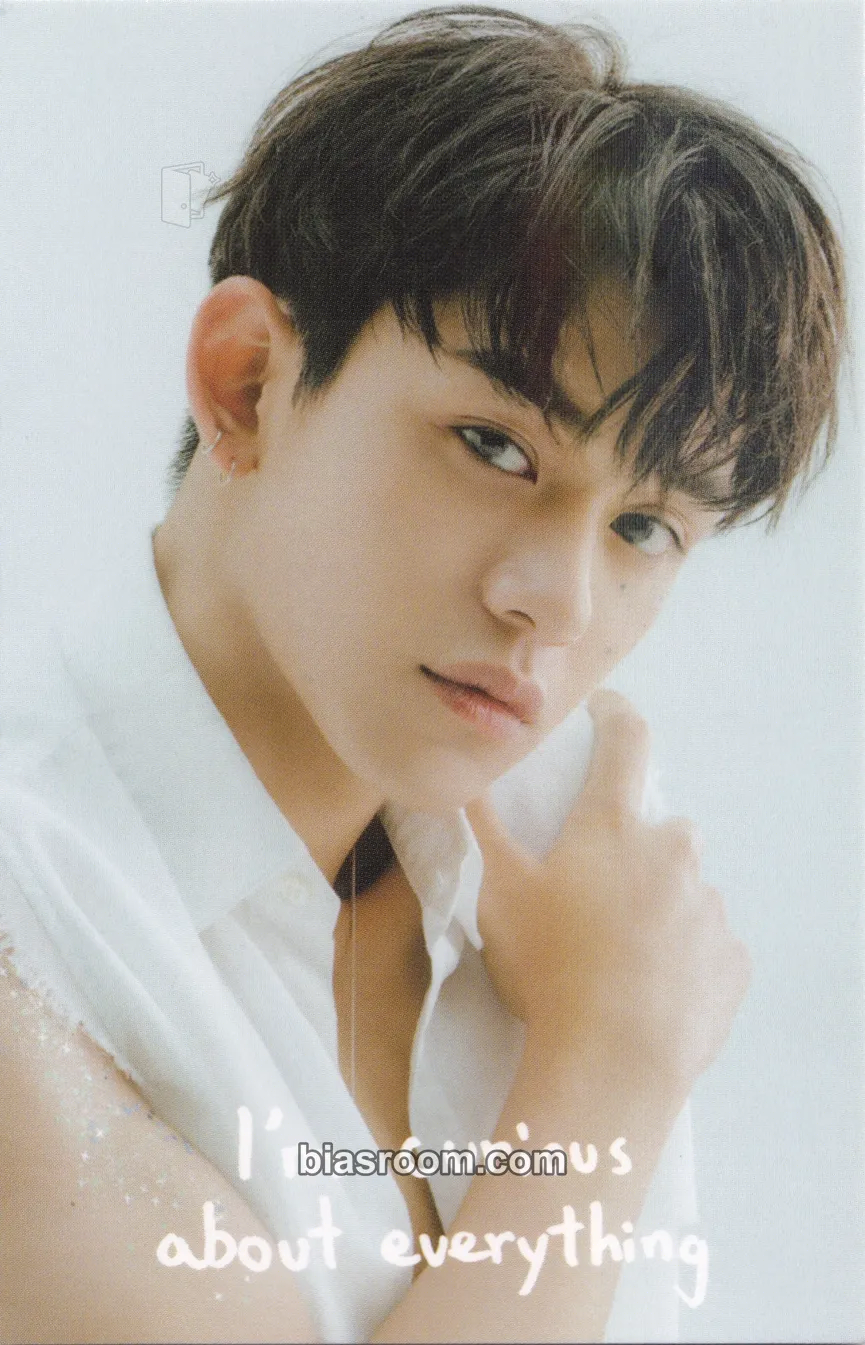 Lucas 2021 Season's Greetings Photocard - WayV - WayV K-pop photocard