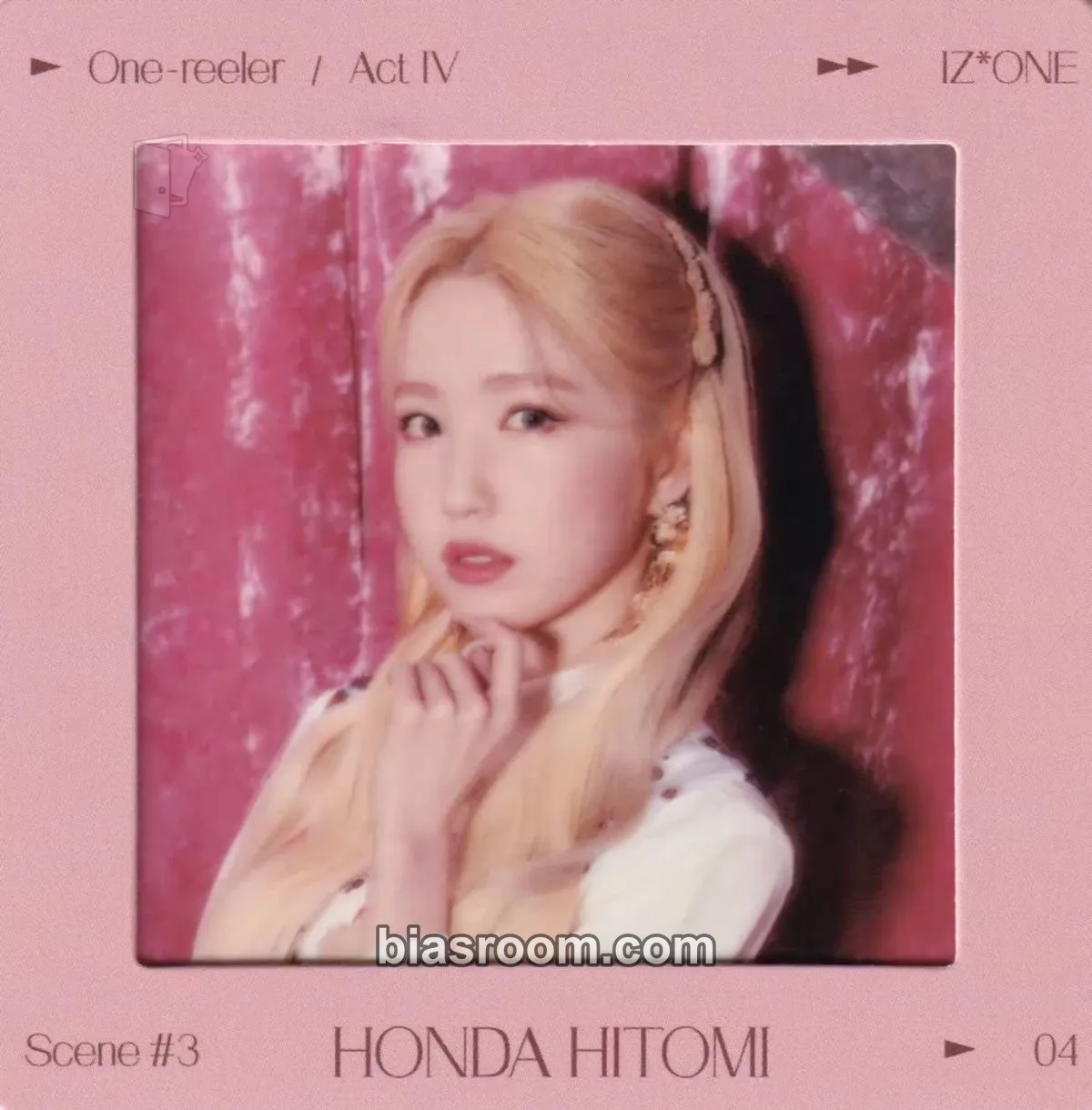Hitomi One-reeler / Act IV Photocard - IZ*ONE - IZ*ONE K-pop photocard