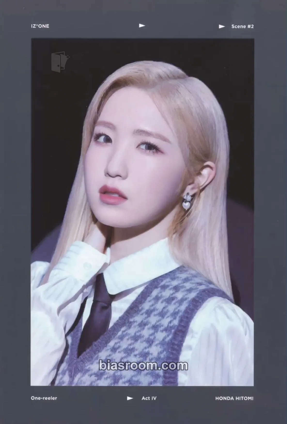 Hitomi One-reeler / Act IV Photocard - IZ*ONE - IZ*ONE K-pop photocard