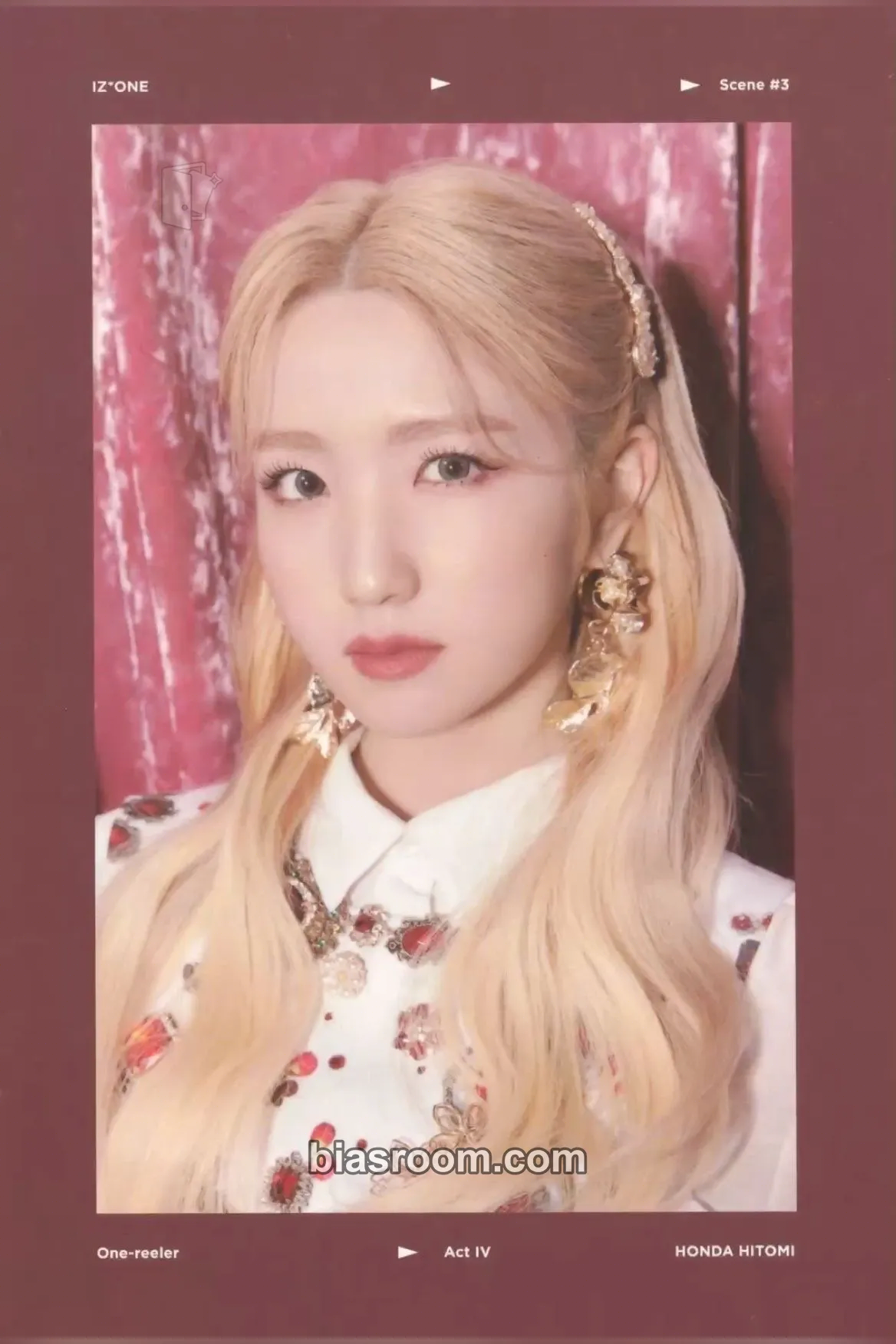 Hitomi One-reeler / Act IV Photocard - IZ*ONE - IZ*ONE K-pop photocard