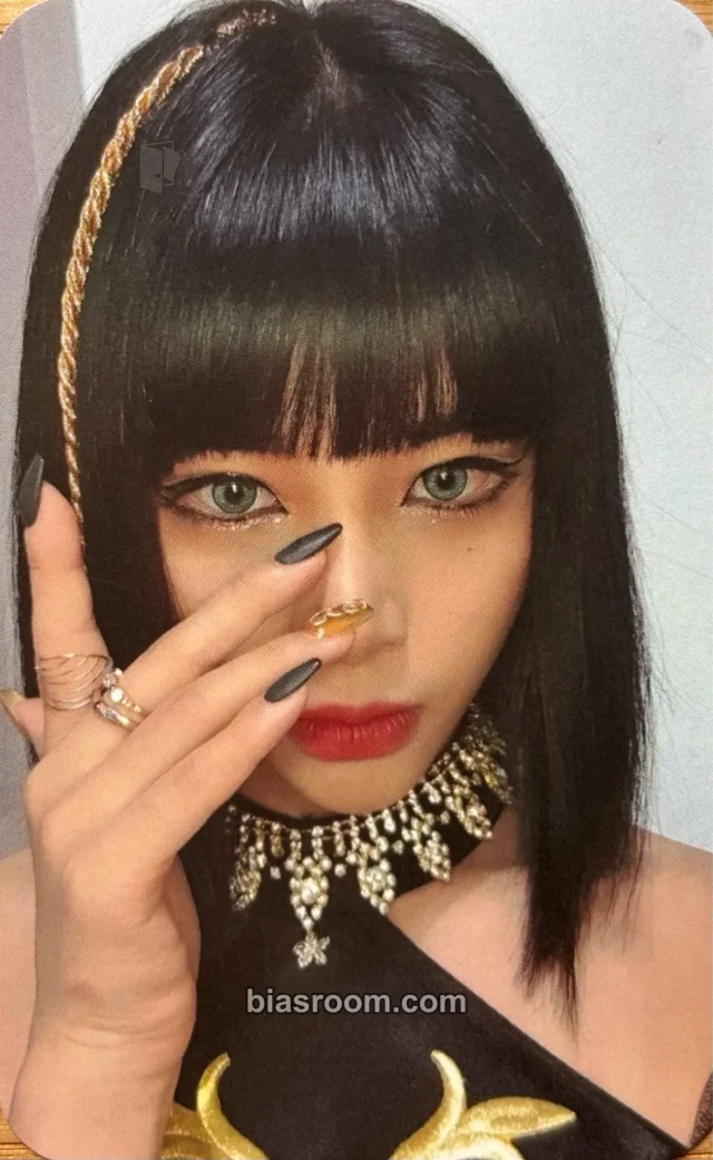 PinkFantasy - SeeA - Shadow Play Album album photocard