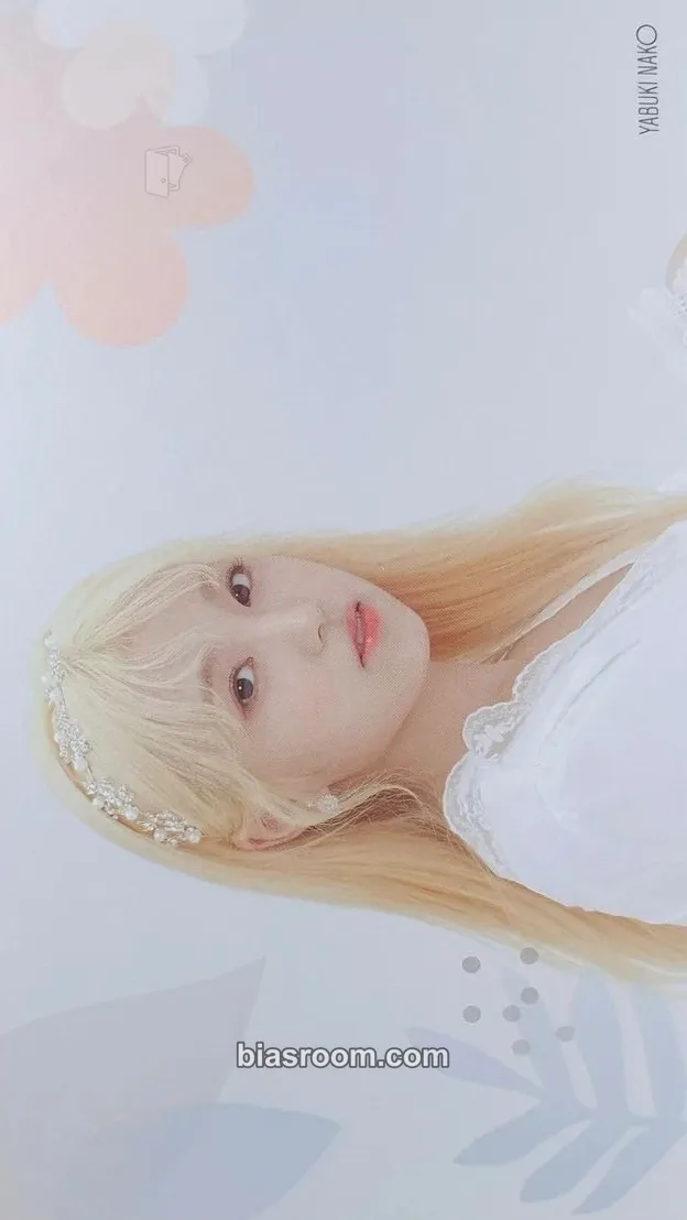Nako BLOOM*IZ Photocard - IZ*ONE - IZ*ONE K-pop photocard