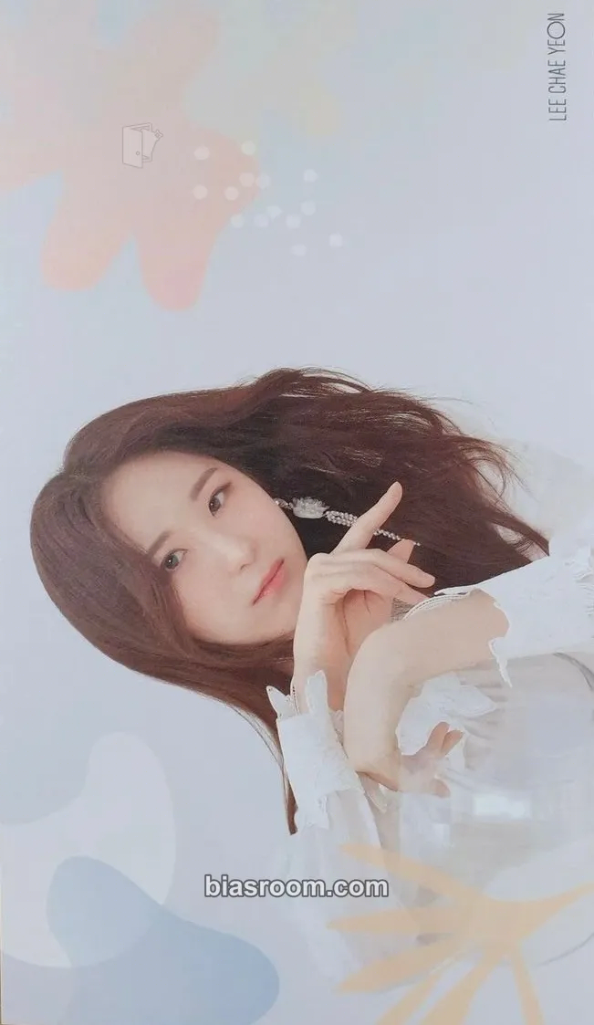 Lee Chaeyeon BLOOM*IZ Photocard - IZ*ONE - IZ*ONE K-pop photocard
