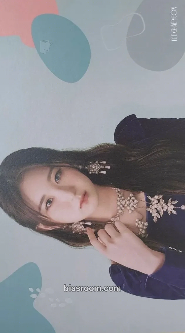 Lee Chaeyeon BLOOM*IZ Photocard - IZ*ONE - IZ*ONE K-pop photocard