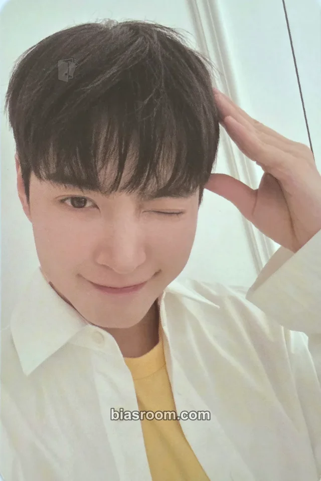 Omega X - Hwichan - FOR X Membership Kit Other photocard set