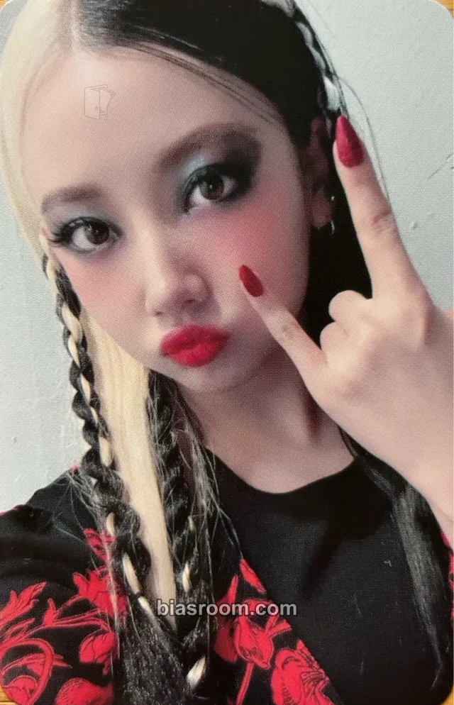 PinkFantasy - Arang - Alice In Wonderland Album album photocard poison version