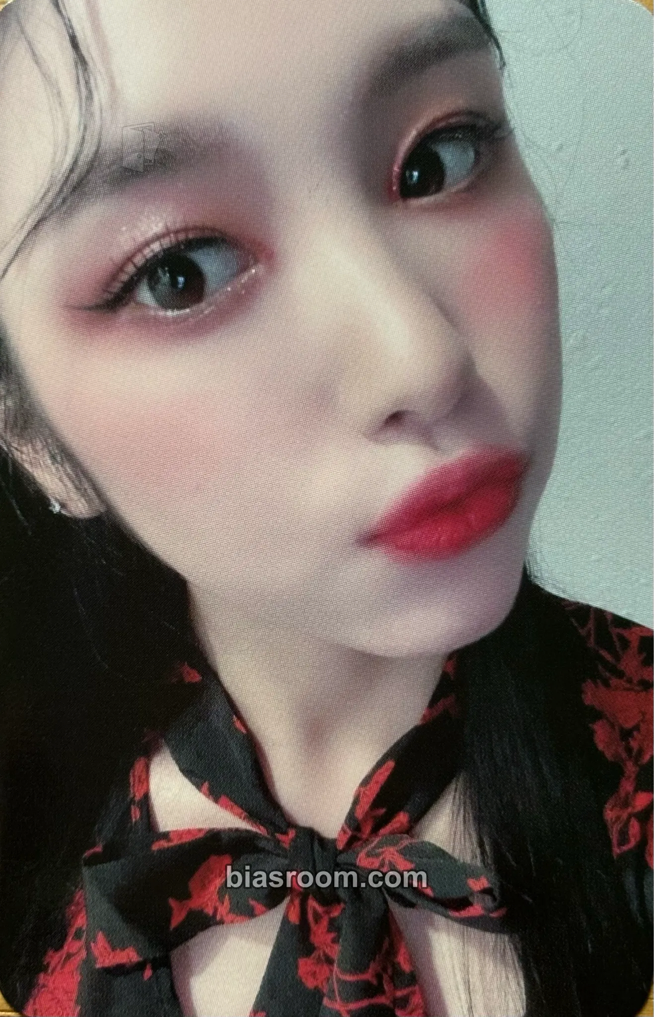 Momoka Alice In Wonderland Photocard - PinkFantasy - PinkFantasy K-pop photocard