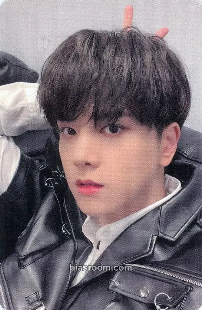 Younghoon World Tour: The B-Zone Photocard - THE BOYZ - THE BOYZ K-pop photocard