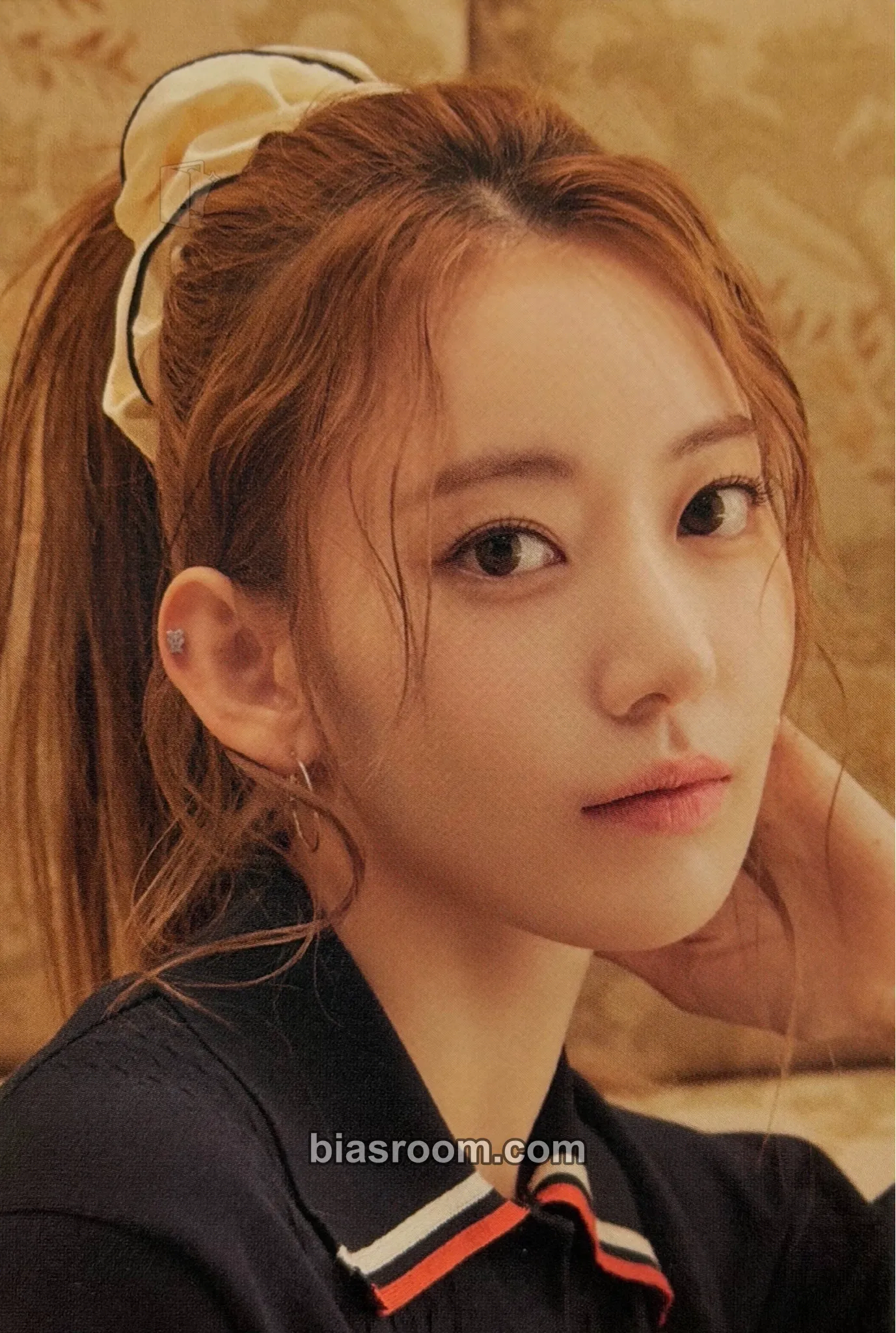 Sakura Hybe Insight: The Daydream Believers Photocard - LE SSERAFIM - LE SSERAFIM K-pop photocard