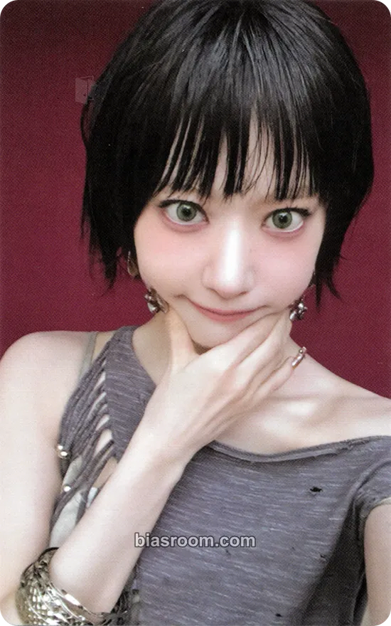 Sakura PUREFLOW pt.1 Photocard - LE SSERAFIM - LE SSERAFIM K-pop photocard