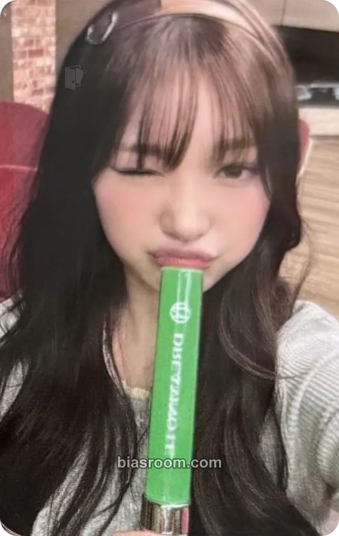 Miso Joyful Green Photocard - DreamNote - DreamNote K-pop photocard