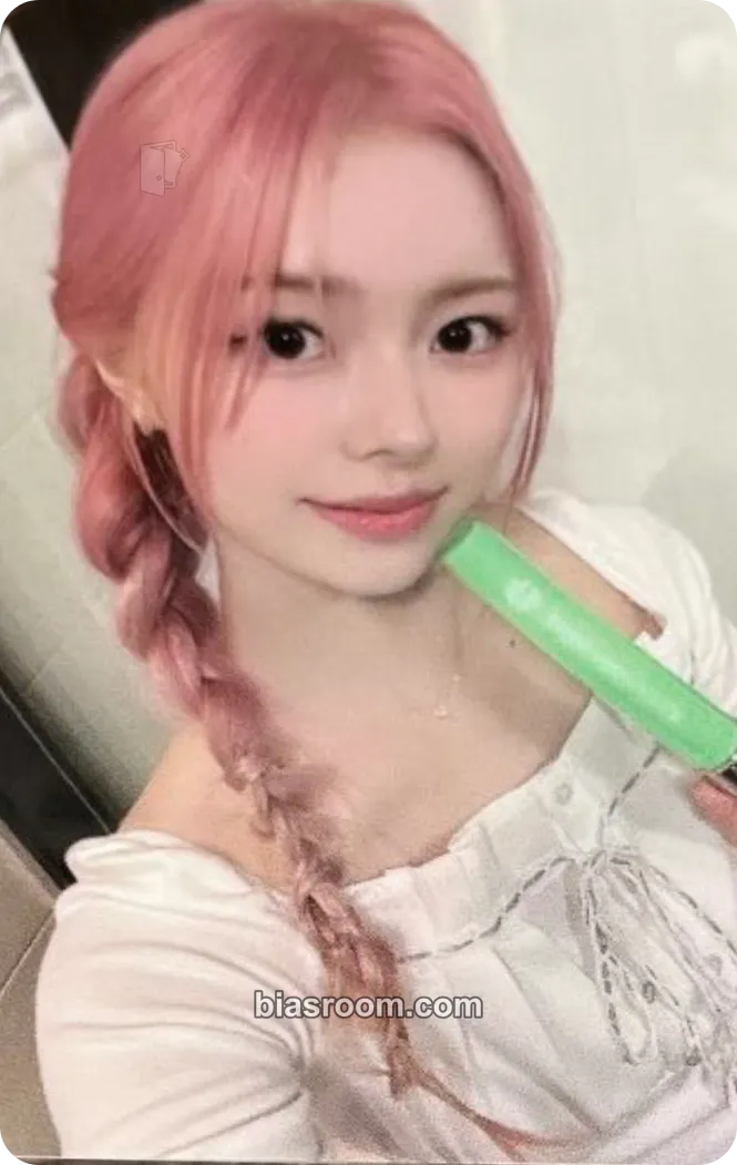 Eunjo Joyful Green Photocard - DreamNote - DreamNote K-pop photocard
