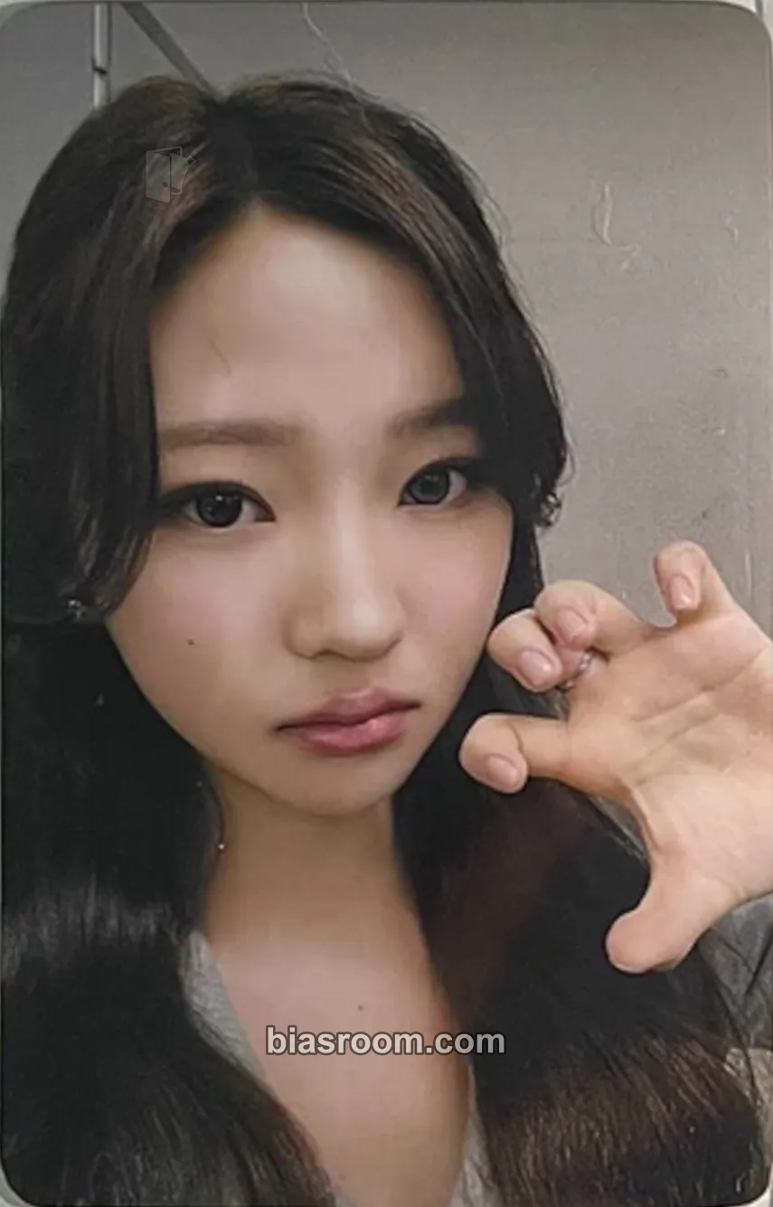 Stella SMTOWN Live 2025 Photocard - Hearts2Hearts - Hearts2Hearts K-pop photocard