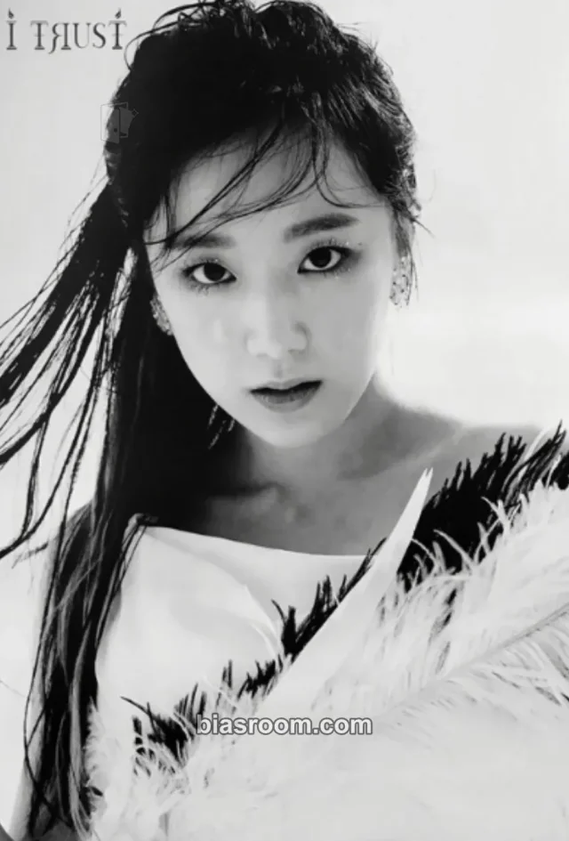 i-dle - Shuhua - I Trust Album poster pob (pre-order benefit) supplemental