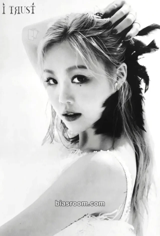 i-dle - Soojin - I Trust Album poster pob (pre-order benefit) supplemental