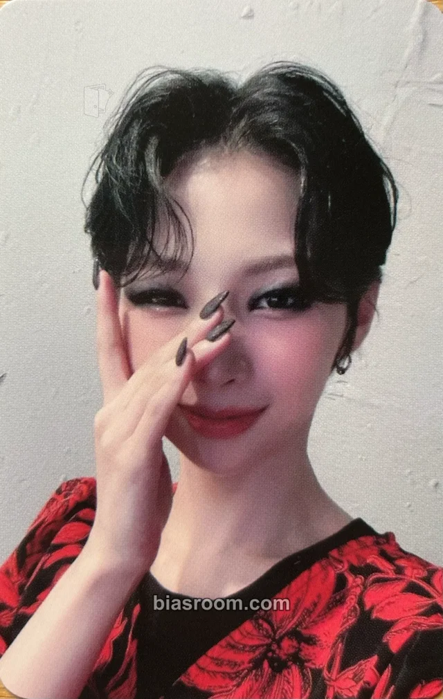 PinkFantasy - Yechan - Alice In Wonderland Album album photocard