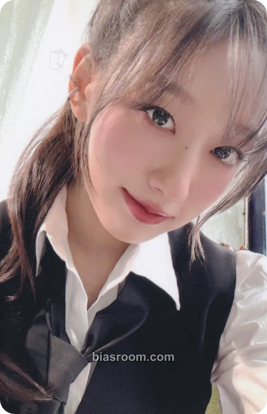 Yein IN the Frame Photocard - Jeong Yein - Jeong Yein K-pop photocard
