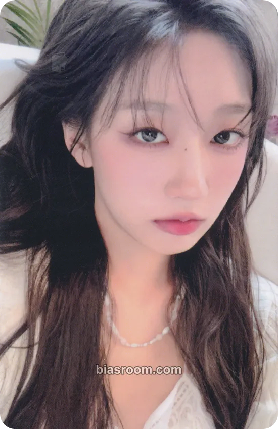 Yein IN the Frame Photocard - Jeong Yein - Jeong Yein K-pop photocard