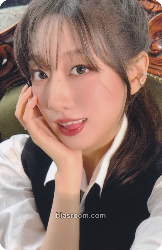 Yein IN the Frame Photocard - Jeong Yein - Jeong Yein K-pop photocard