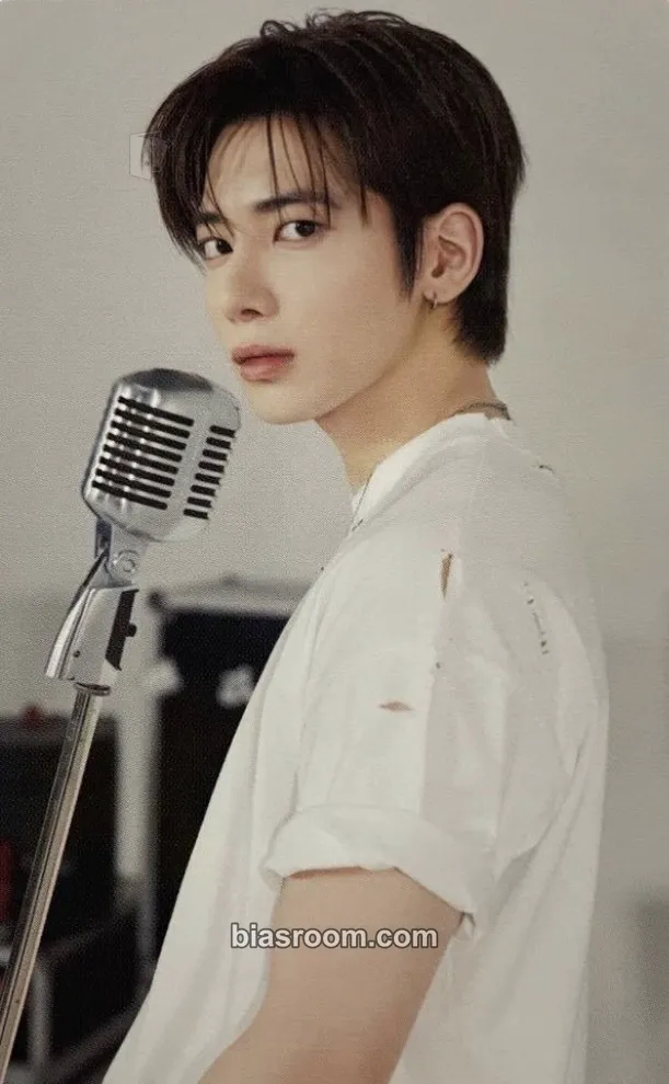 Taehyun 2026 MOA Con Photocard - TOMORROW X TOGETHER - TOMORROW X TOGETHER K-pop photocard