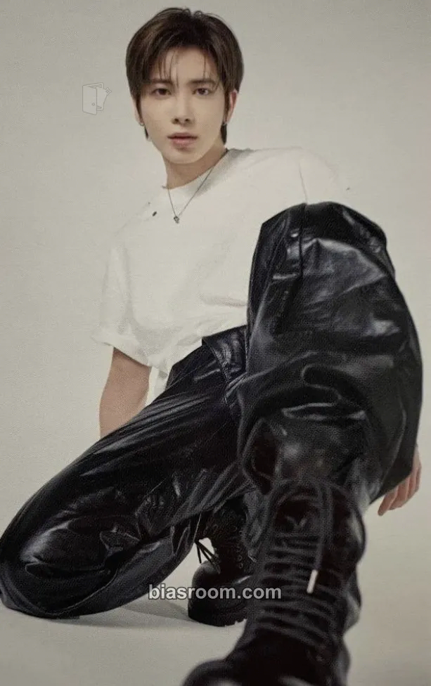 Taehyun 2026 MOA Con Photocard - TOMORROW X TOGETHER - TOMORROW X TOGETHER K-pop photocard
