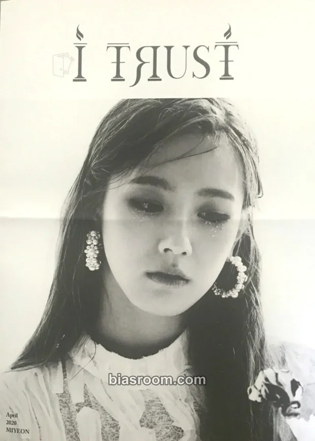 i-dle - Miyeon - I Trust Album booklet album inclusion