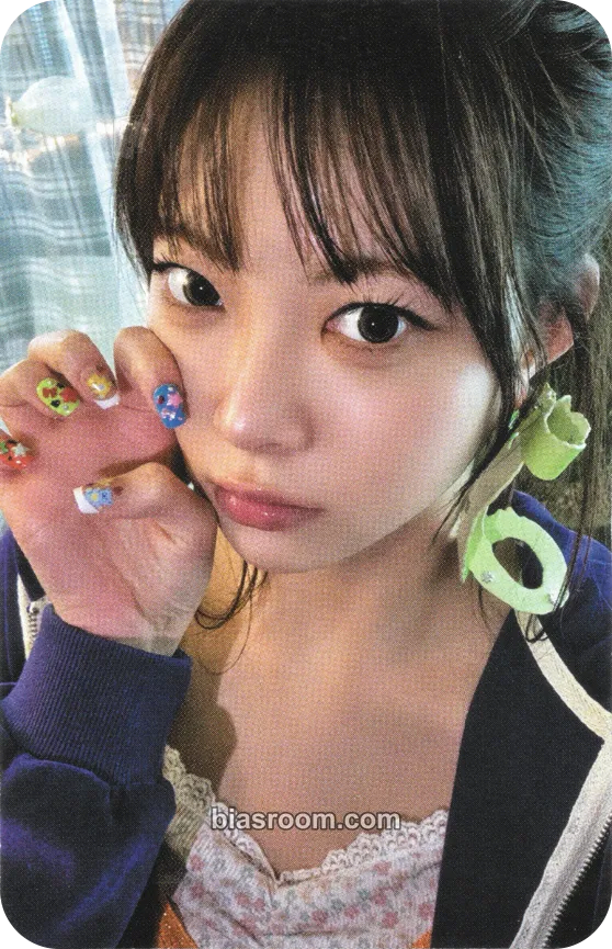 Hong Eunchae PUREFLOW pt.1 Photocard - LE SSERAFIM - photocard K-pop LE SSERAFIM