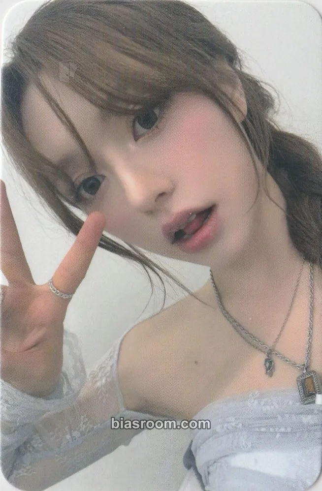Chanelle Moon Day & Night Photocard - FIFTY FIFTY - FIFTY FIFTY K-pop photocard